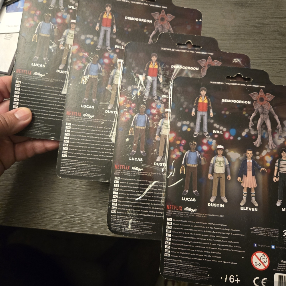 Stranger Things Action Figure Set - Picture 2 of 2